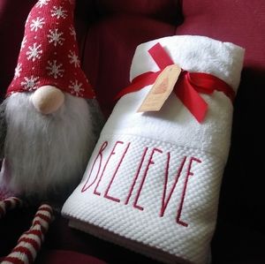 New Rae Dunn Christmas Hand Towel Set